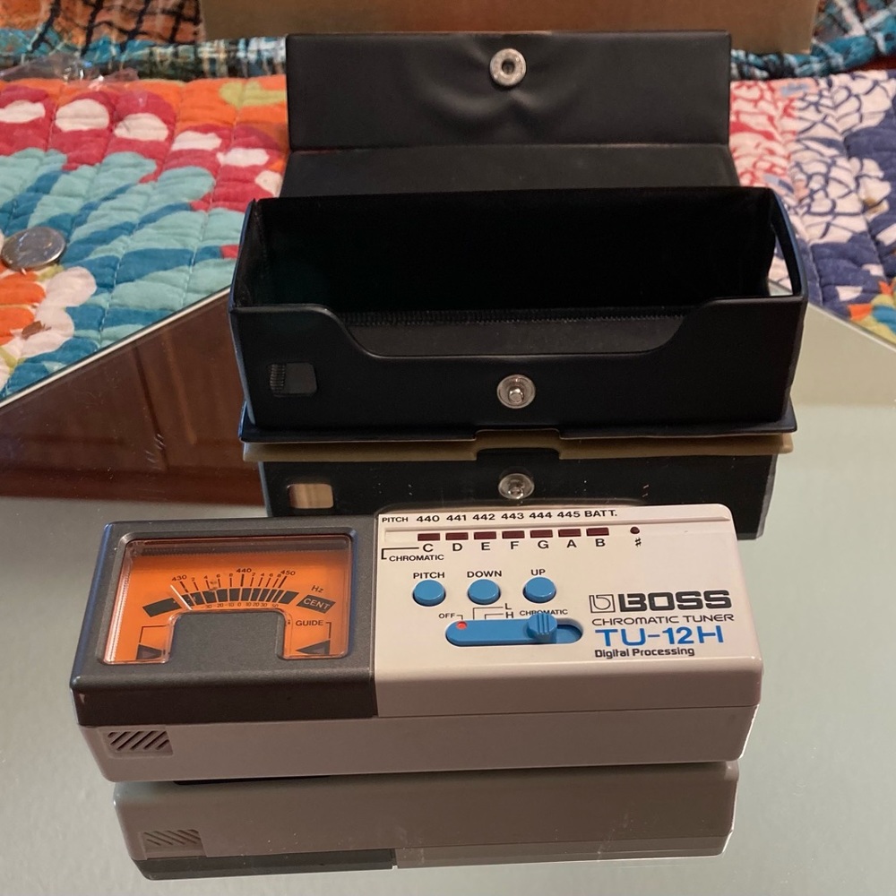 Boss chromatic tuner TU-12H